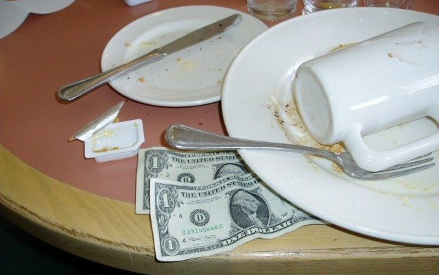 A Guide On How To Tip In The Usa