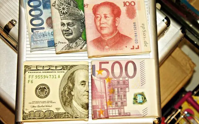 What You Need To Know About Exchanging Currency Overseas