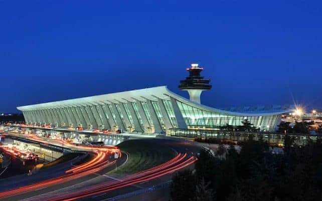 How To Pass Time In An Airport While Waiting For Your Flight