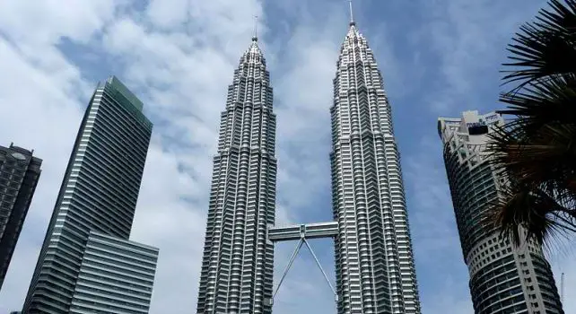 Top 10 Skyscrapers From Around The World